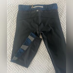 Lululemon 7/8 leggings - size 8 - black with detail